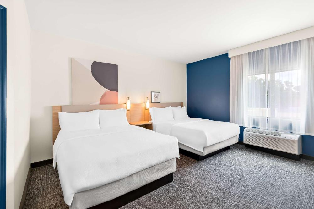 Queen Room with Two Queen Beds interior